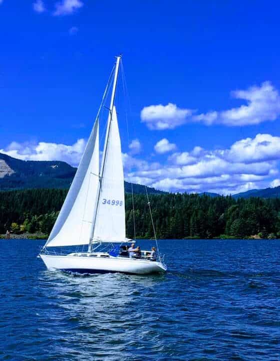 Sailing on the Columbia River