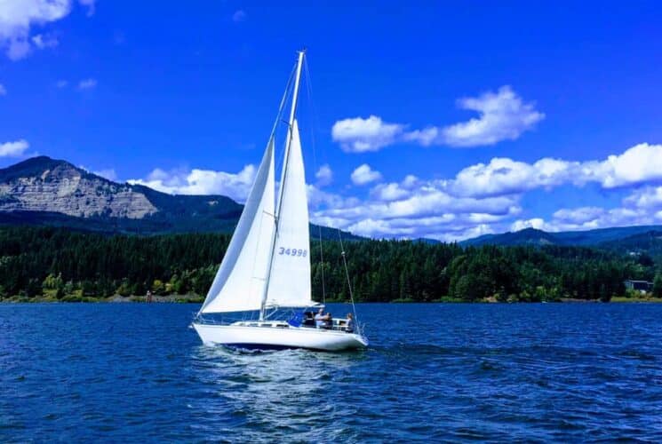 Sailing on the Columbia River