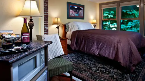 Old Parkdale Inn Bed and Breakfast — photo 25 of 60